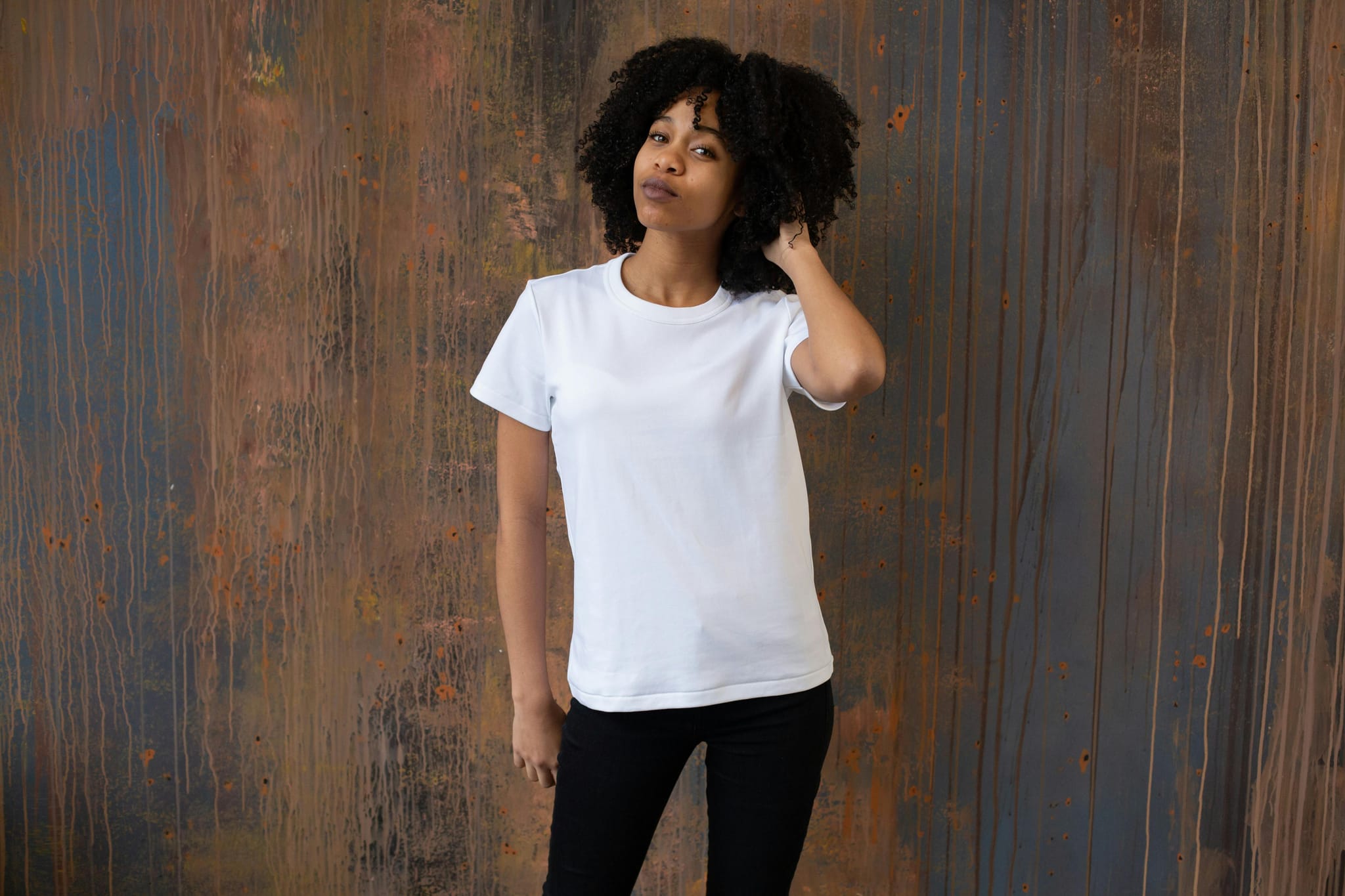 Why Every Wardrobe Needs a Blank White T Shirt