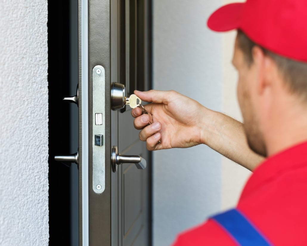 7 Commercial Door Hardware E-Commerce Sites Compared: Which Should You Use?