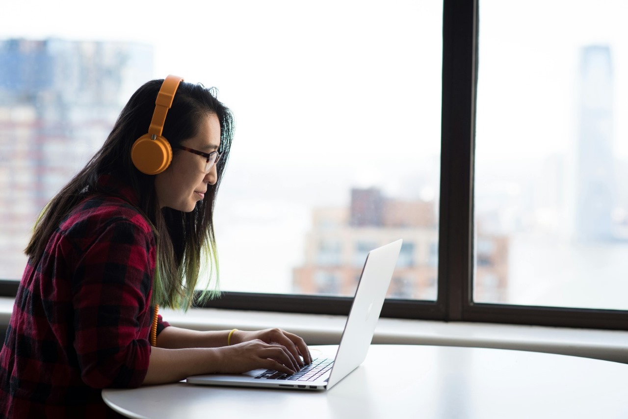 The Role of AI in Modern Workplace Safety Communication