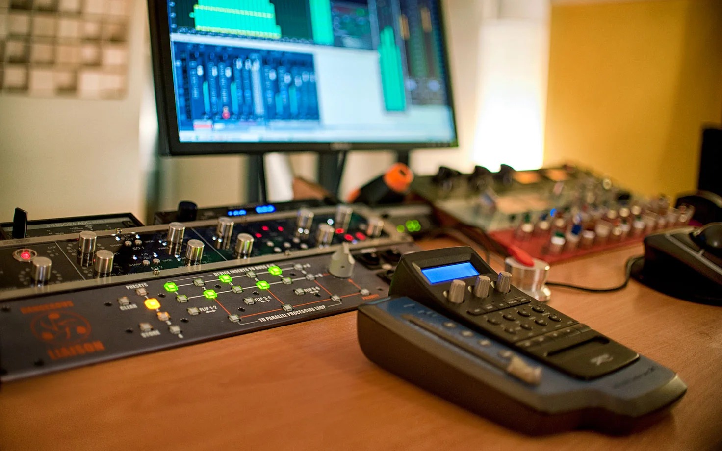 Online mastering for Streaming, Vinyl, and Digital Releases